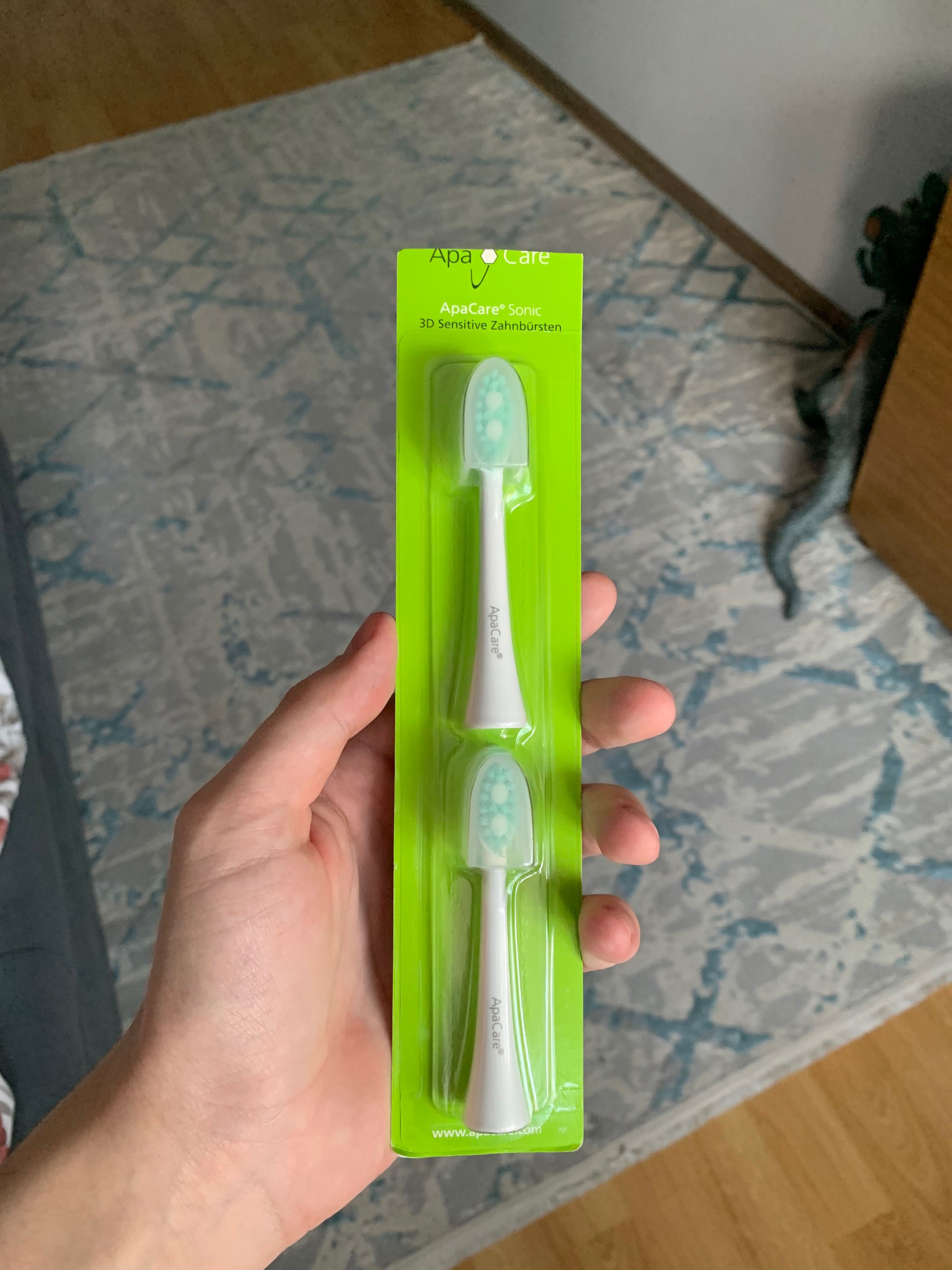 Новая электрическая зубная щетка (немецкая)