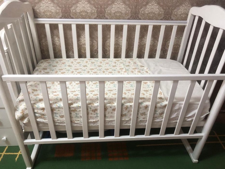 Детский кровать срочно