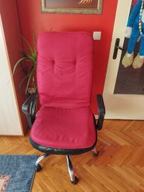 Офис стол със столовка