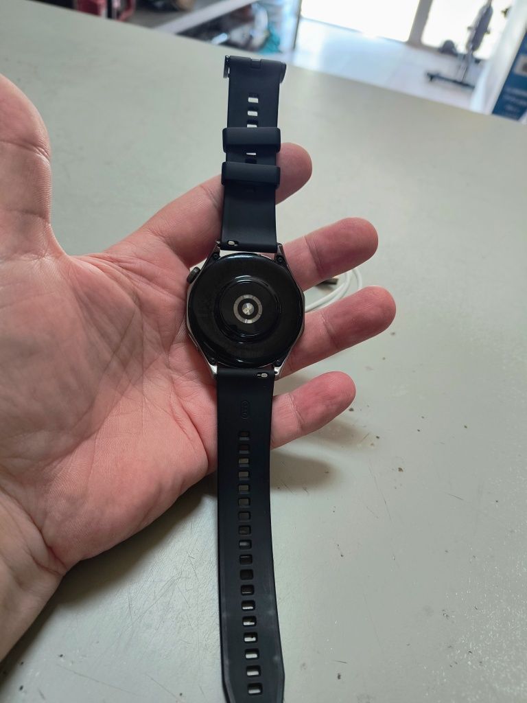 Смарт часовник Huawei GT4
