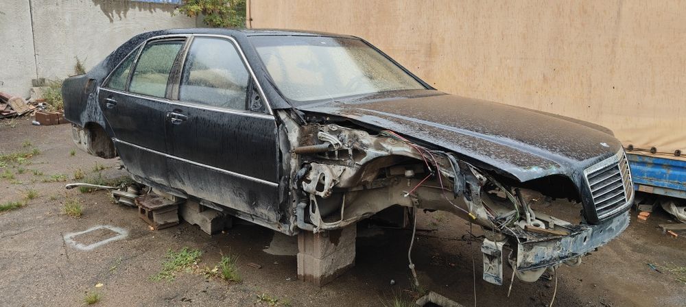 Mercedes w140 на запчасти.