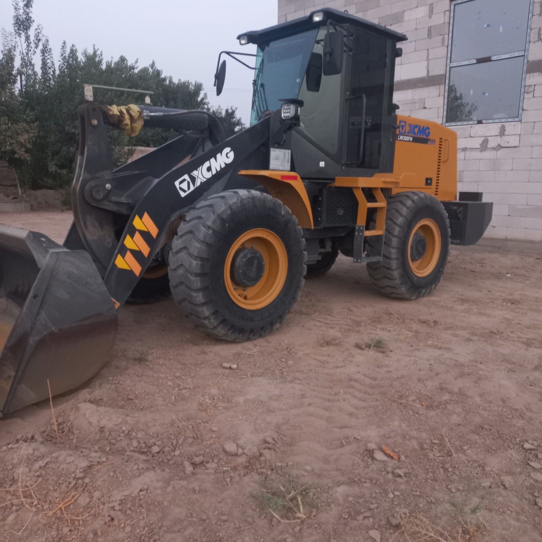 Погрузчик XCMG LW300FN