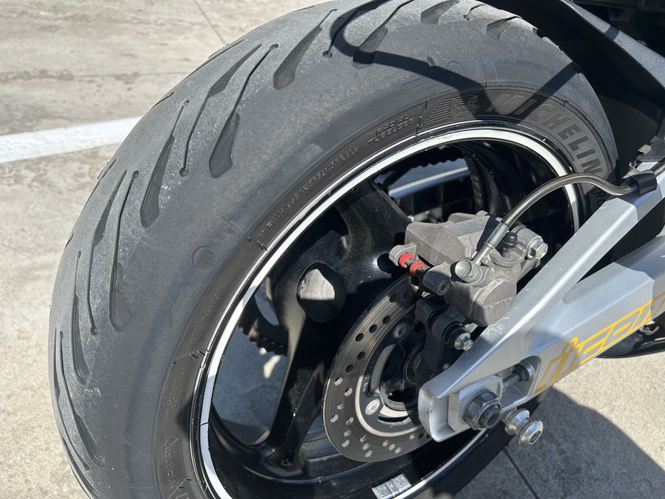 Suzuki gsr 600 / 90 cp / 2006 / 2700 euro