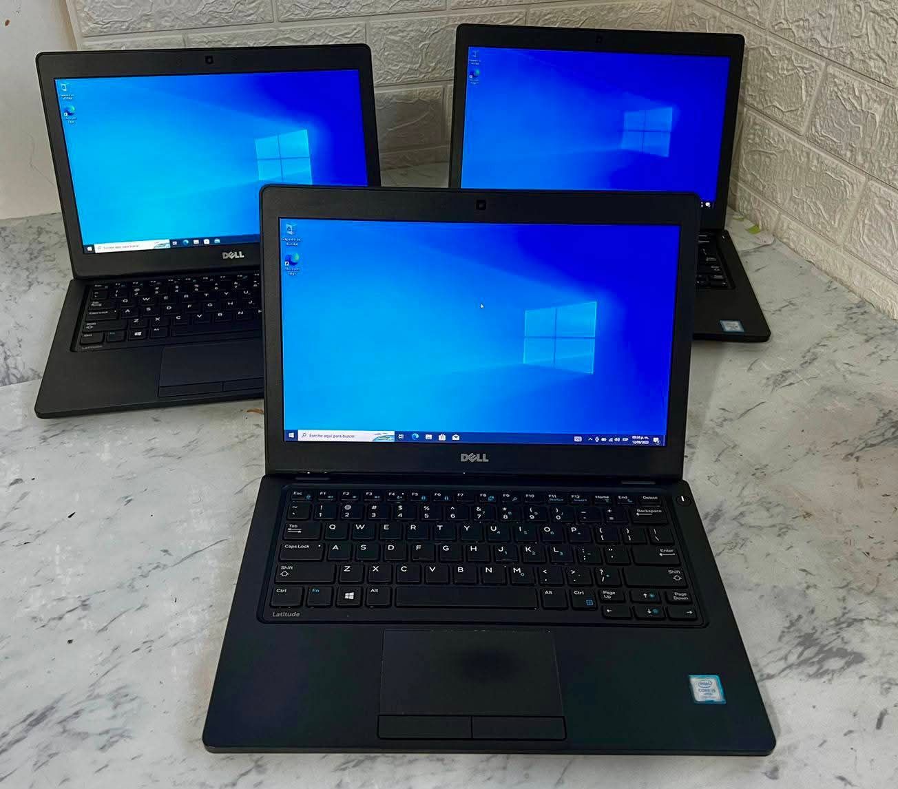 Топ лаптоп Dell...