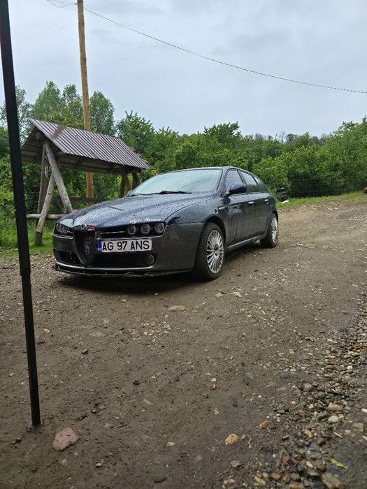 Vând Alfa Romeo 159