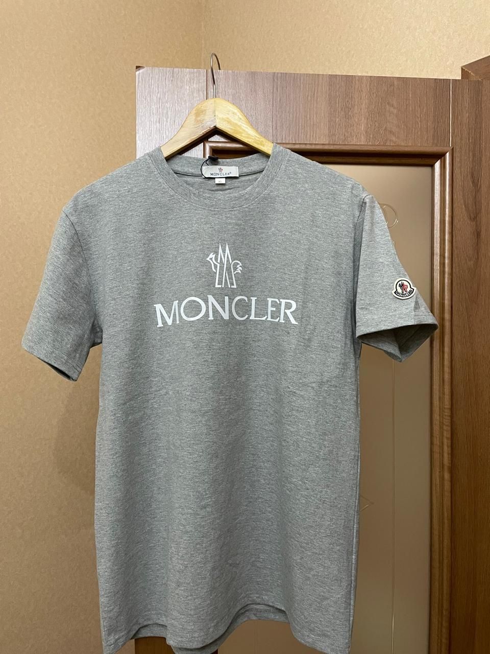 Футболка Moncler