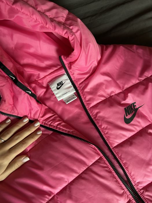 Nike яке размер С ново