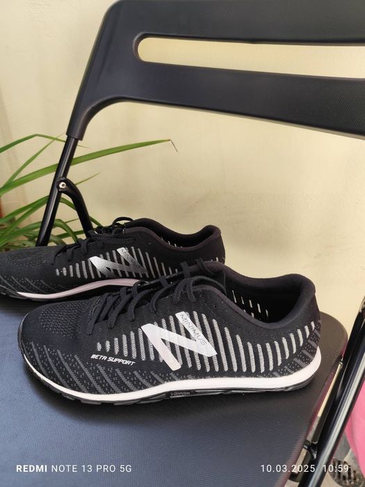 New Balance Men's
с мрежа която позволява крака да  диша
Размер 45.5
2