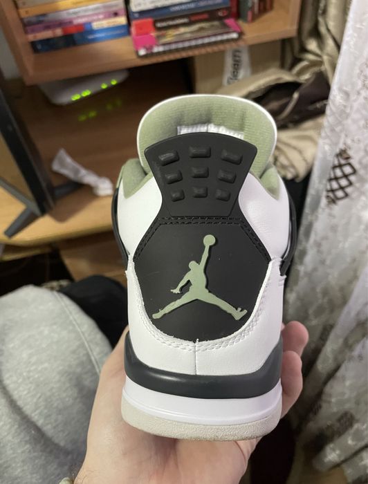 Air Jordan 4 Seafoam