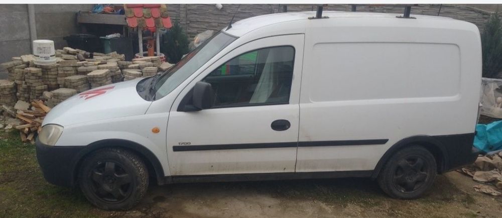 Masina pentru piese sau fier vechi ' dau la schimb si cu scuter