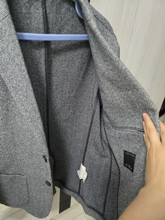 Пиджак продаётся