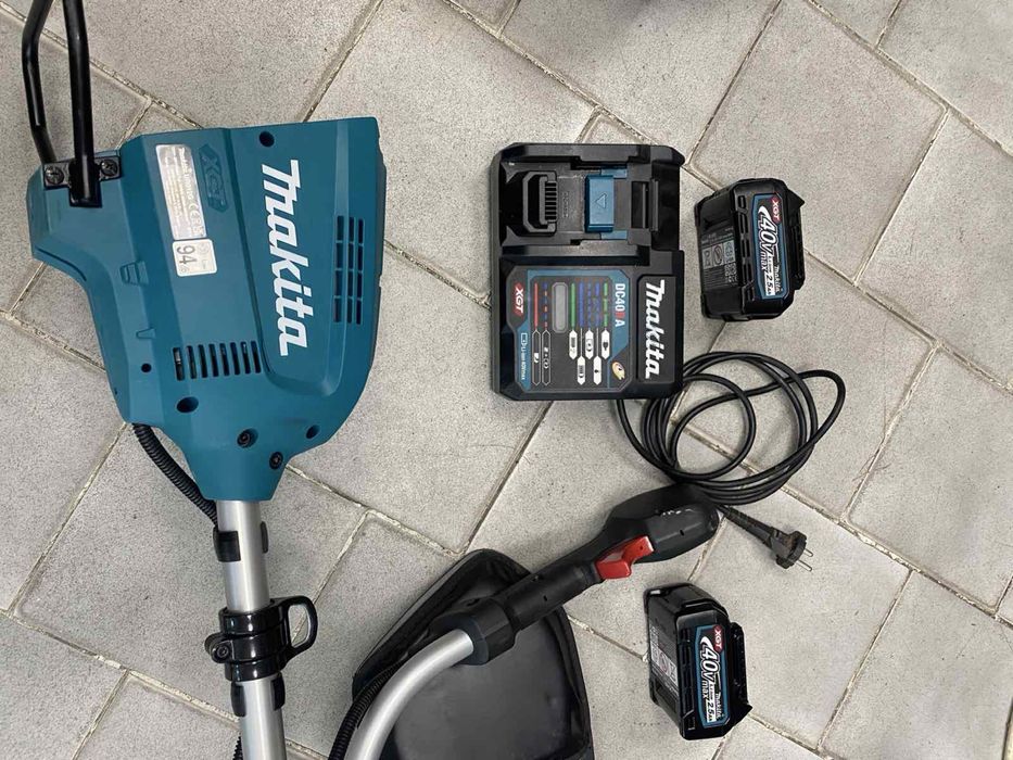 Професионален акумулаторен тример Makita