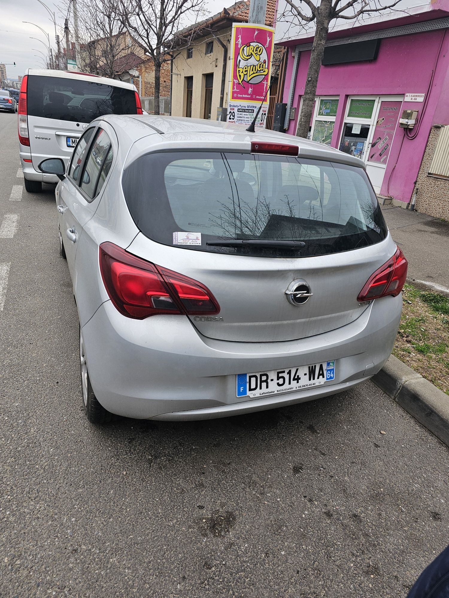 Vând Opel Corsa E