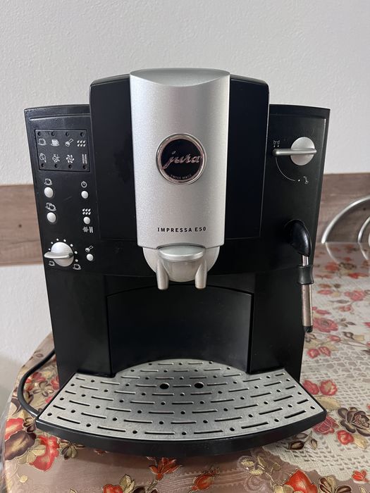 Aparat cafea boabe/macinata Jura Impressa E 60