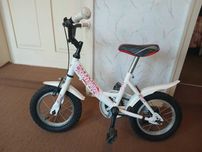 Продавам детско колело за момиче Sweety 12
