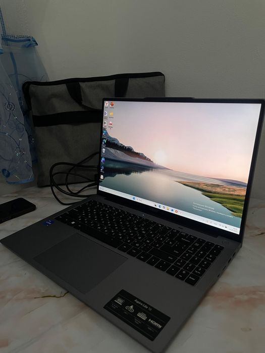 acer ноутбук  жаңа көп қолданылмады срочно сату керек