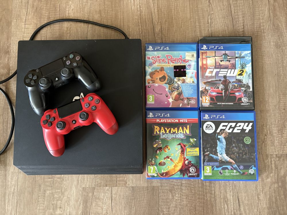 Ps4 Pro si 2 controllere