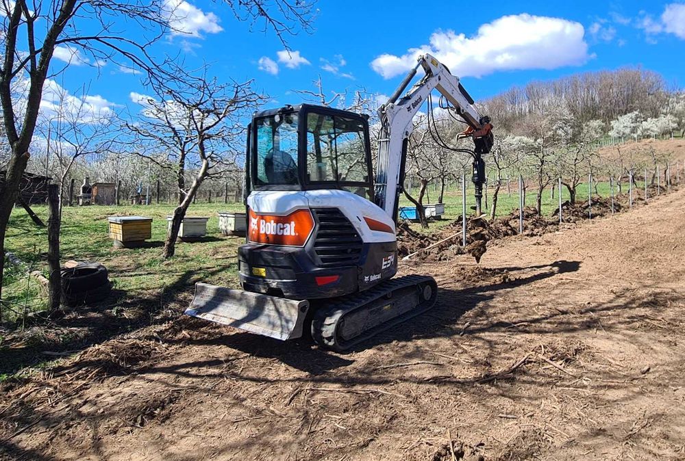 Inchiriere utilaj Excavator, Bobcat, Basculanta, Tocator vegetale