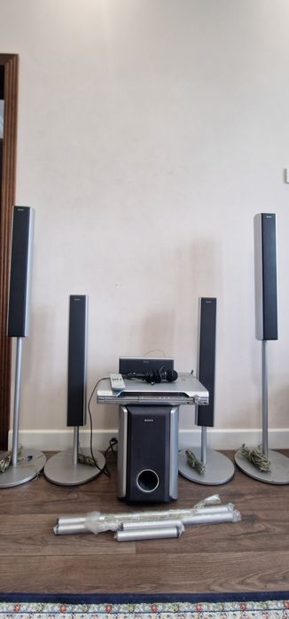 Музыкальный центр (стерео театр с караоке)