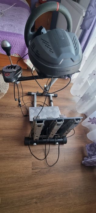 Volan gaming Thrustmaster t300 alcantara edition + rig