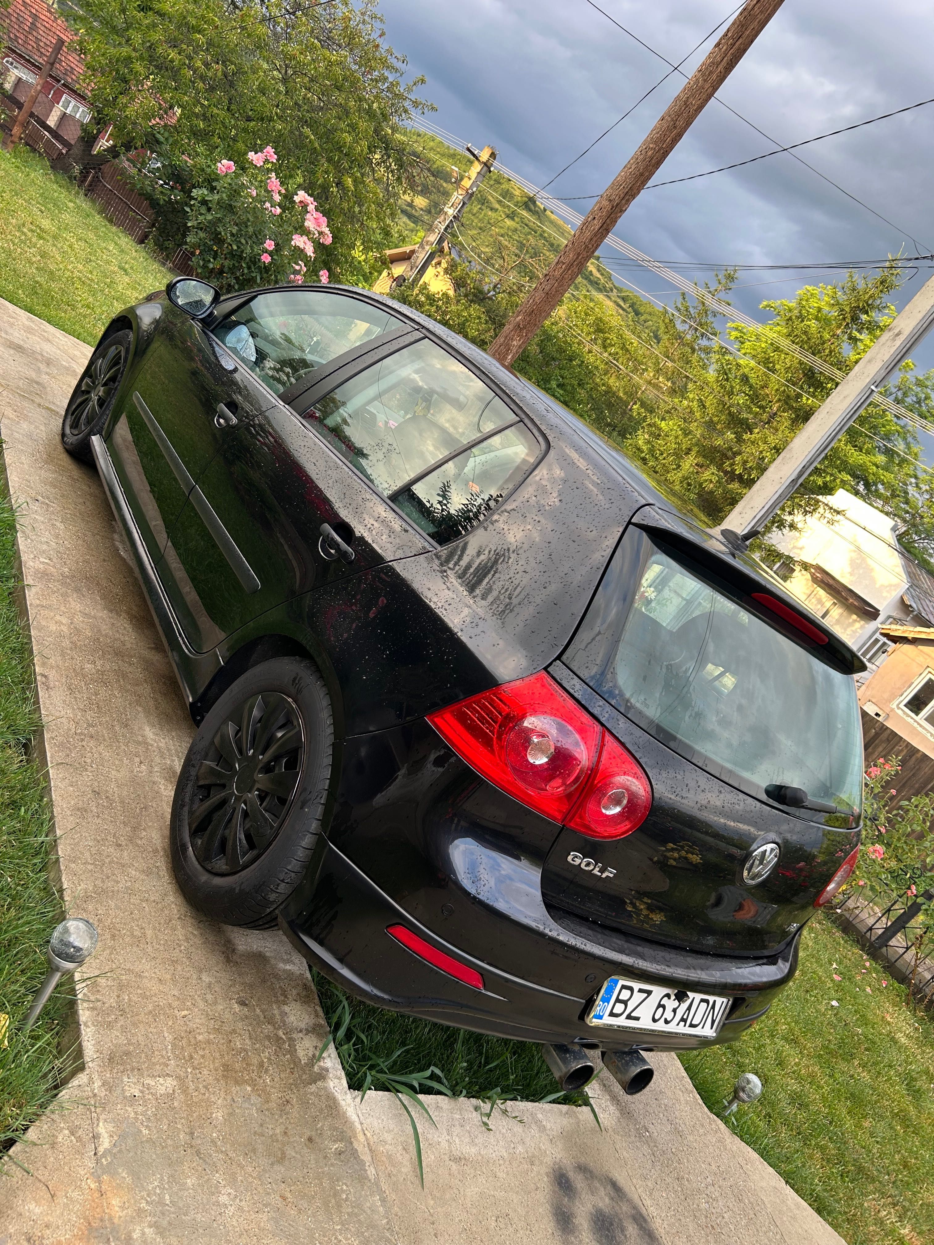 Vând golf 5 1.6 benzină
