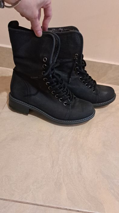 Ghete marime 35 Lasocky