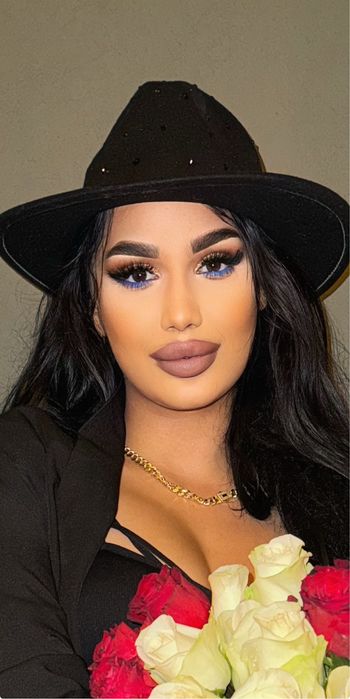 Make up artist sector 4