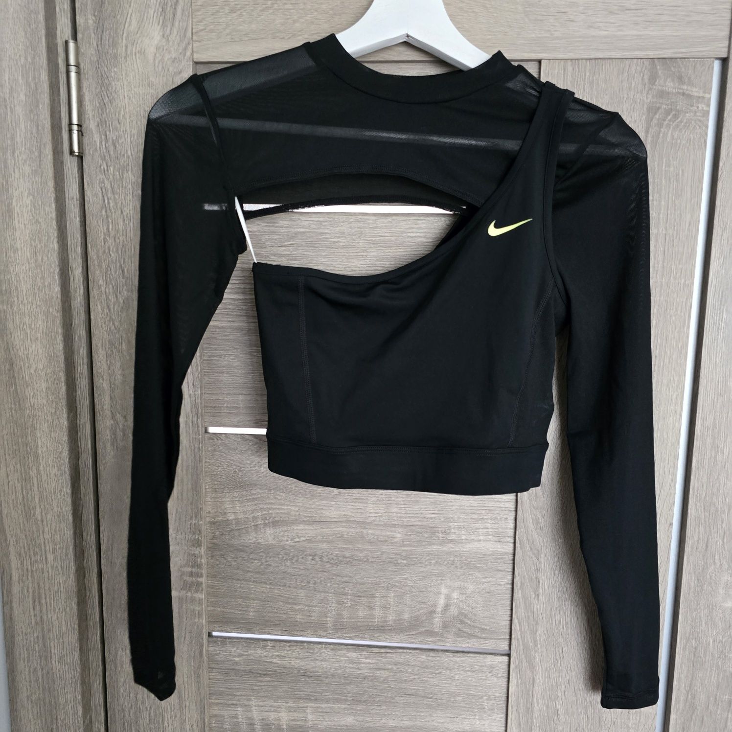Nike Pro Long-Sleeve Cropped Top спортна блуза