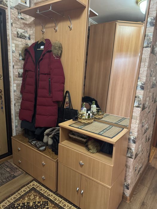Атырау . Азаттык.  Бывшая в употреблении  мебель в Прихожую.