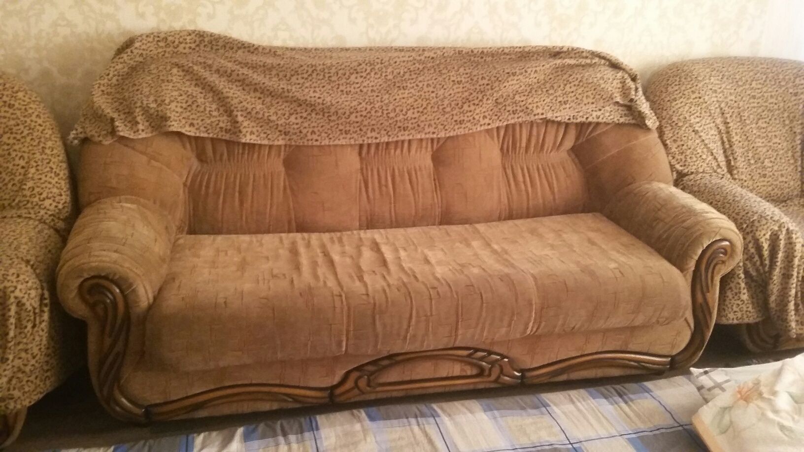 Продам диван с креслами