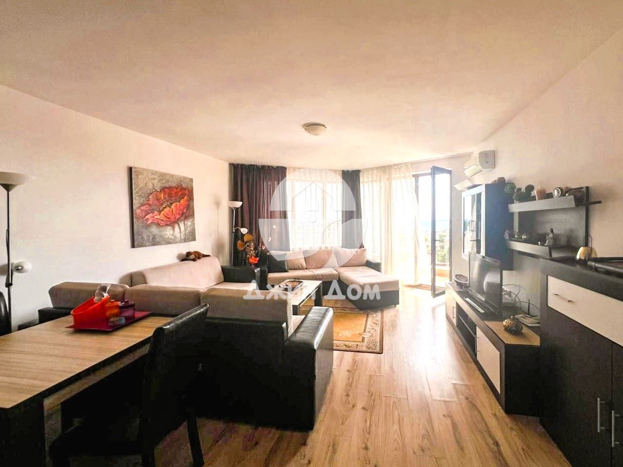 Продава се Двустаен апартамент в Свети Влас - 90 кв.м за 1056 €/кв.м - Снимка #1