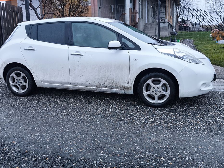 Nissan Leaf mașina anului 2011