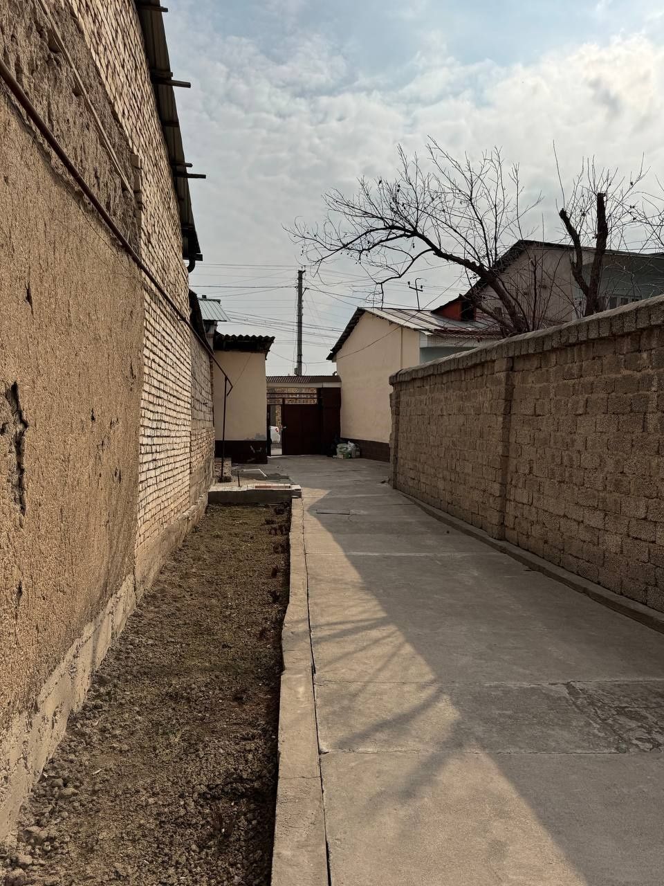 СРОЧНО 5.5 соток/100м² Ак Уй Махалля