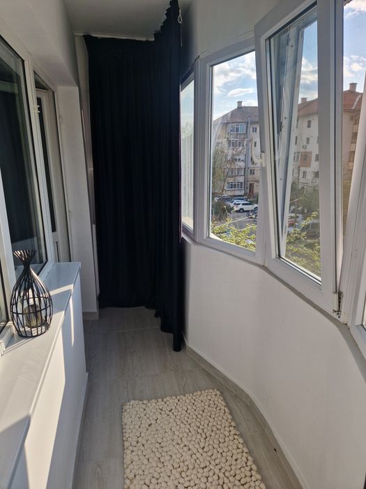 Închiriez garsoniera confort 1