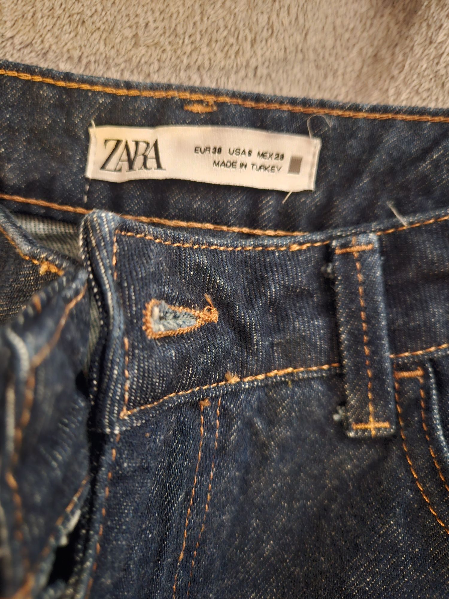Страхогни панталони  Zara
