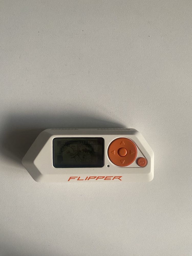 Продаю флиппер зеро/flipper zero