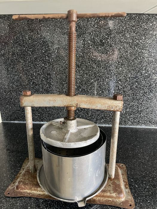 Соковыжималка пресс