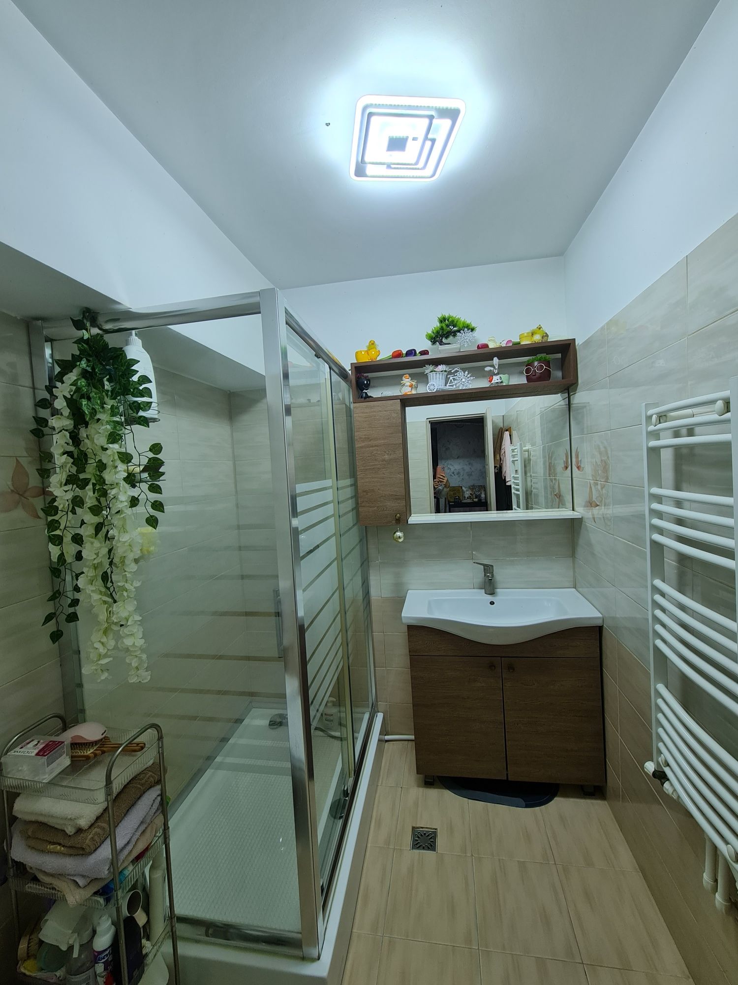 Vând apartament cu 3camere decomandat