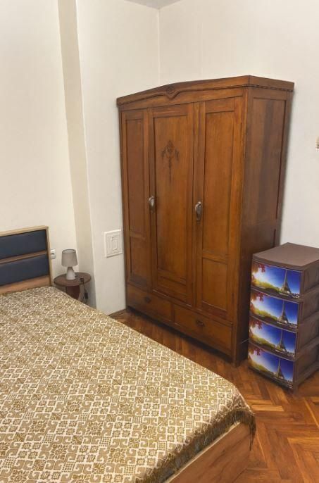 Тристаен апартамент в района на Център!