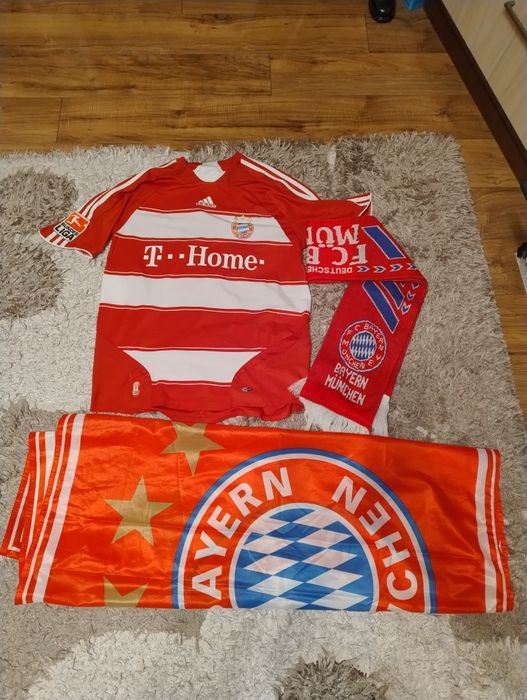 Bayern Munchen- tricou , steag și fular