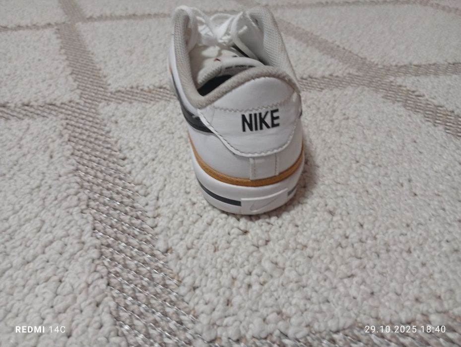 Nike Court Legacy Albi