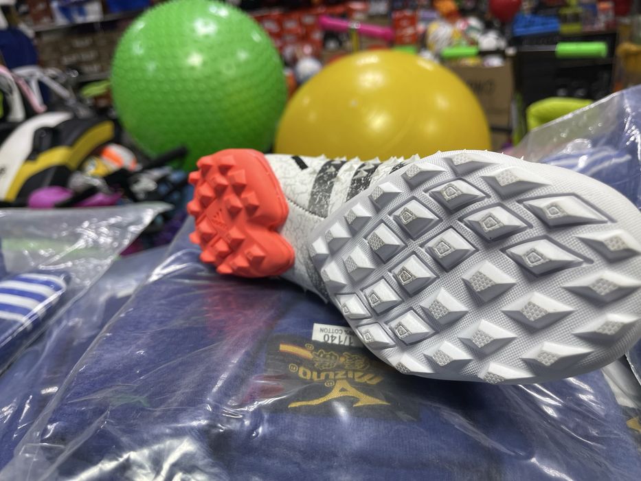 Сороконожки, футзалки,миники,бутсы.предатор,predator