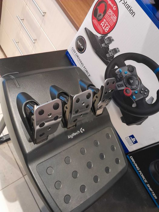 Волан с педали и скоростен лост G29