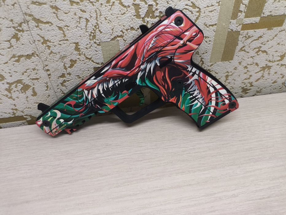 Продаю файсэвэн деревянный пистолет