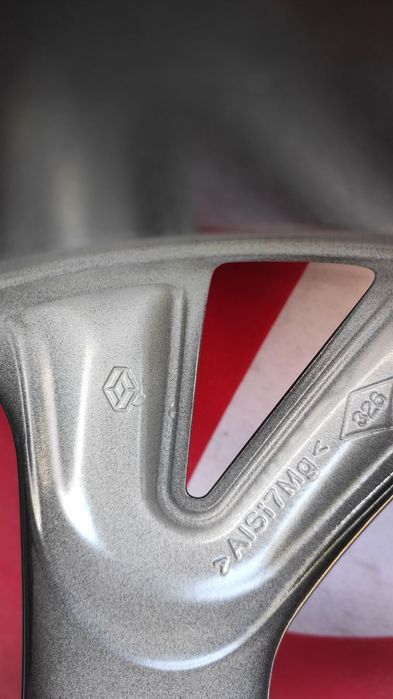 Оригинални джанти Рено 20 цола гуми 195 55 20