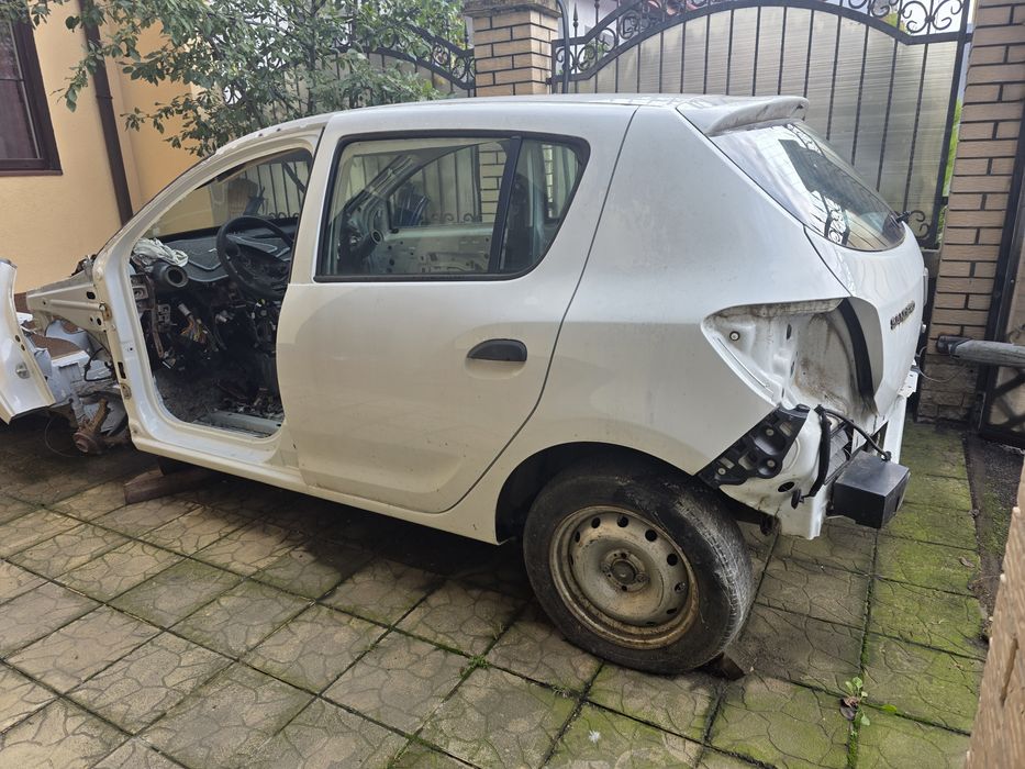Caroserie dacia sandero 2 .  2018