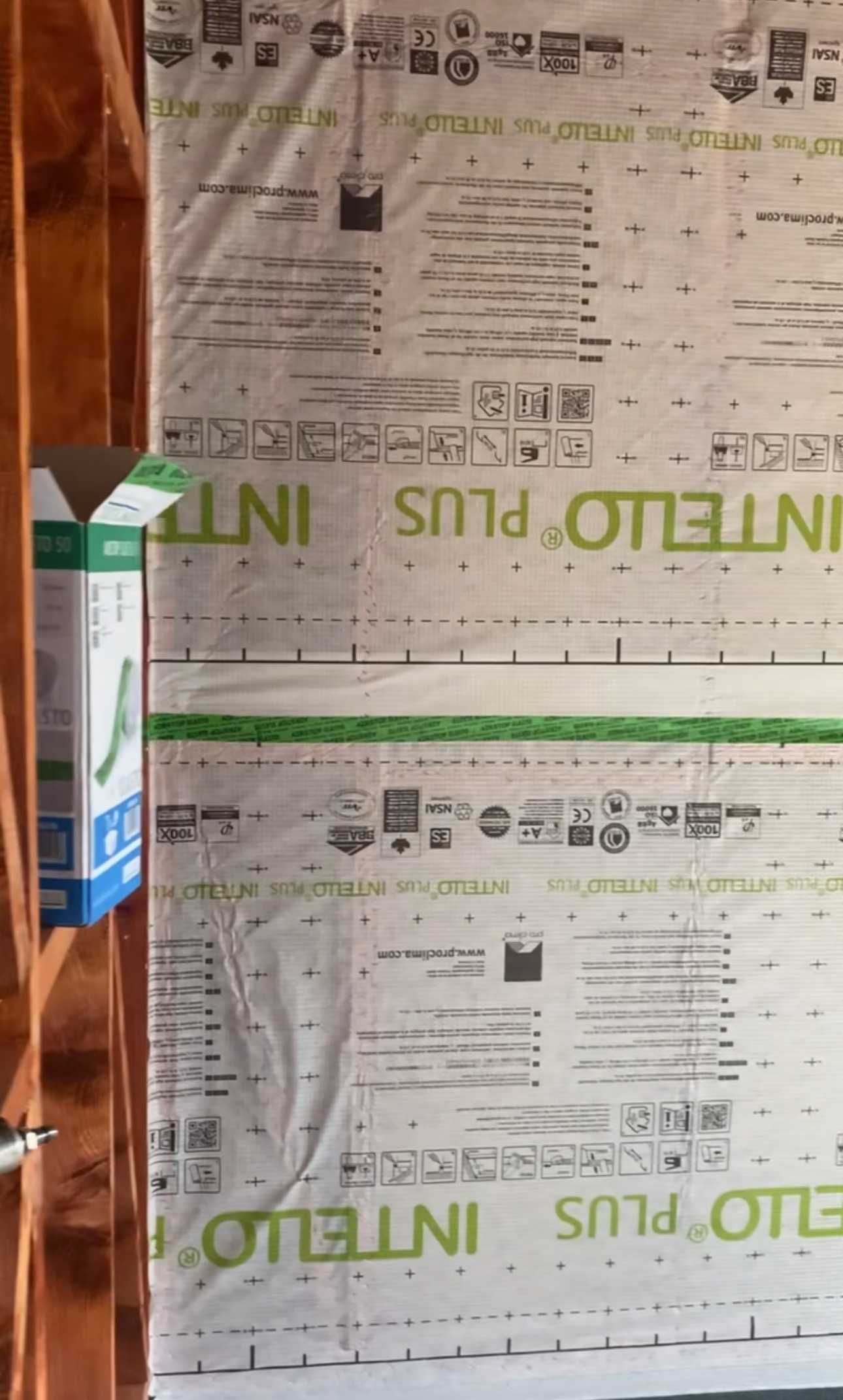 Izolatii celuloza / Calitate >Preț / Spuma Poliuretanica