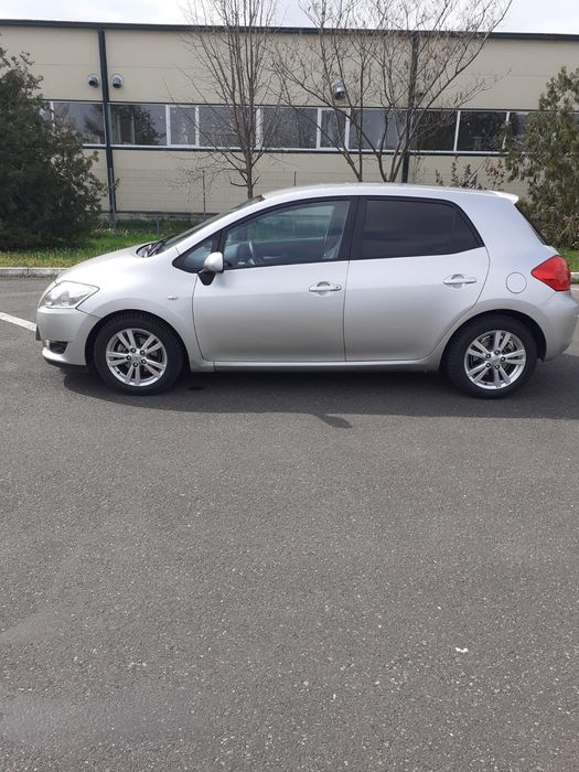 Toyota auris benzină