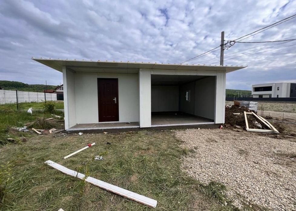 Vand garaje auto pe structura metalica