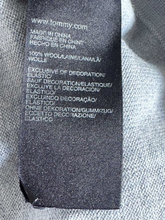 Pulover barbati Tommy Hilfiger bleu masura L (real este M)
